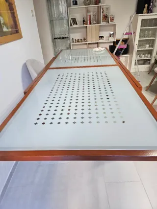 Tavolo allungabile in vetro e legno