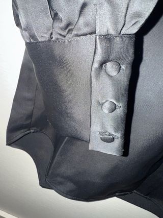 Camicia nera Guess in raso