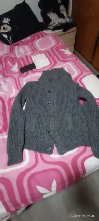 Chaqueta de punto gris