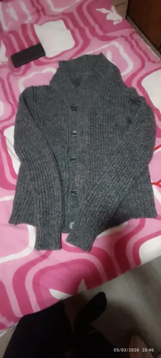 Chaqueta de punto gris