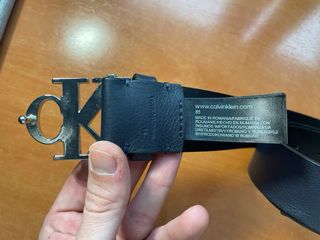 Cinturón Calvin Klein CK Hebilla Plateada