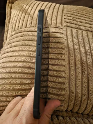 iPhone 15 per parti è l'americano