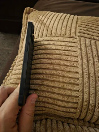 iPhone 15 per parti è l'americano