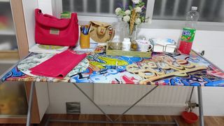 Vendo mesa moderna con diseño tipo graffiti