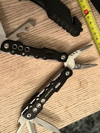 Set di coltelli e multiutensili