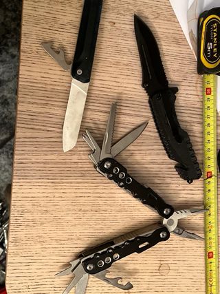 Set di coltelli e multiutensili