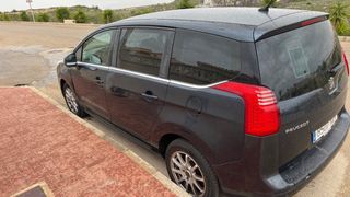 Peugeot 5008 2012