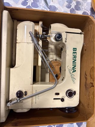Máquina de coser Bernina Jubilae