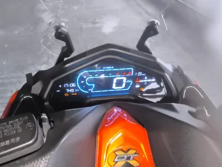 Kymco DTX 360 125cc Maxi Scooter Negra y Naranja