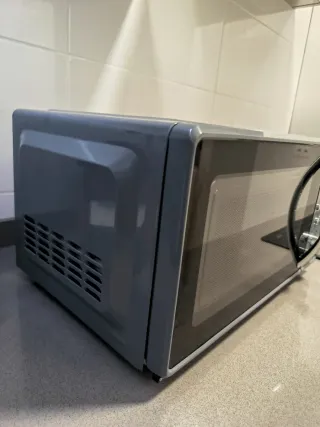 Microondas SilverCrest gris