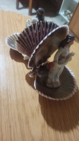 Figura Ángel en Concha Decorativa