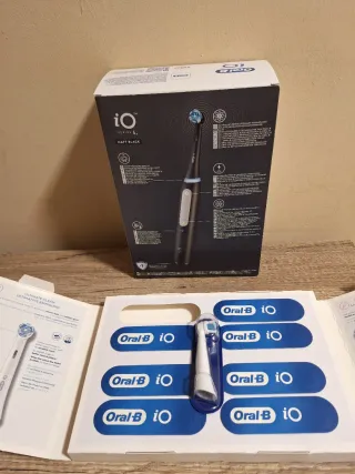 Cepillo Eléctrico Oral-B iO4 + 8 Cabezales