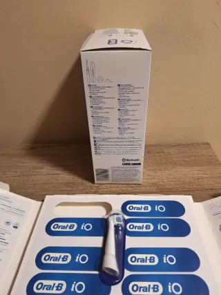 Cepillo Eléctrico Oral-B iO4 + 8 Cabezales