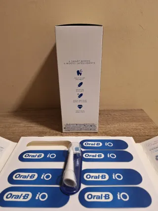 Cepillo Eléctrico Oral-B iO4 + 8 Cabezales