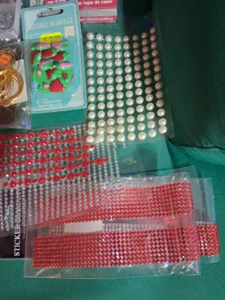 Surtido de mercería y manualidades.Un sólo lote.