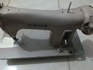 Máquina de coser Singer Beige