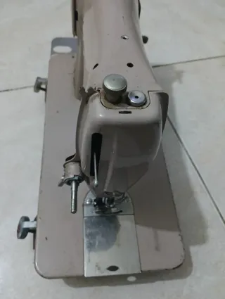Máquina de coser Singer Beige