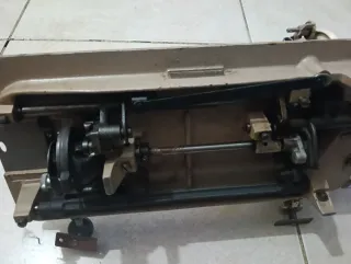 Máquina de coser Singer Beige