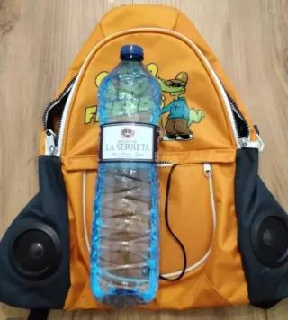 Mochila Naranja con Altavoces