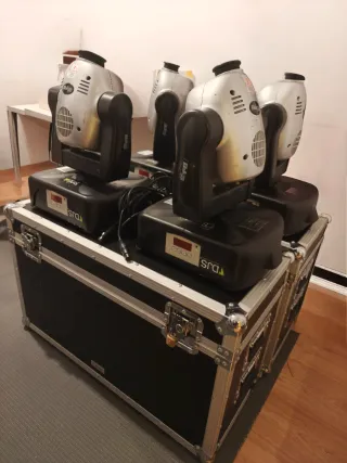 4 cabezas móviles American Dj Spot 250