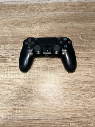 PS4 Slim Negra + Mando y Juegos FIFA