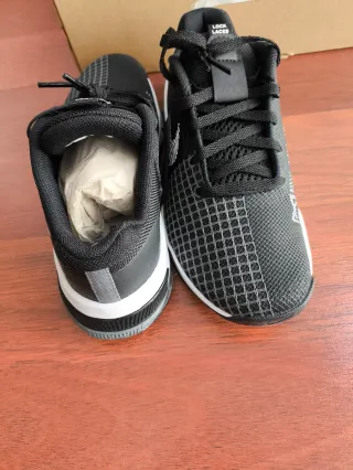 Nike Metcon 8 Talla 36 Negro/Blanco