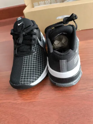 Nike Metcon 8 Talla 36 Negro/Blanco