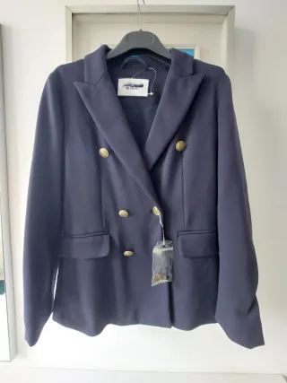 Giacca doppiopetto con bottoni dorati