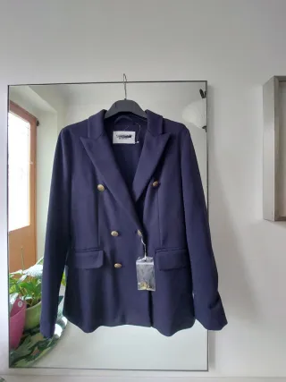 Giacca doppiopetto con bottoni dorati