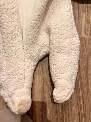 Buzo polar con capucha para bebé de ZARA