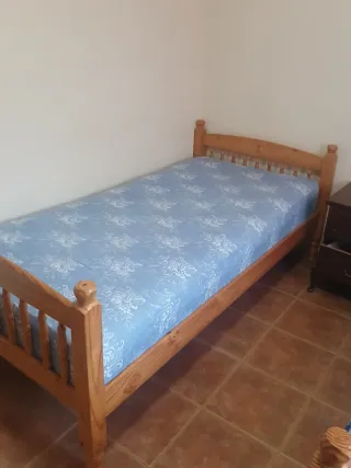 Cama individual de madera