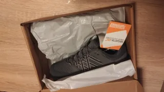 Zapatillas montaña NUEVAS Regatta talla9