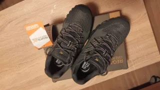 Zapatillas montaña NUEVAS Regatta talla9