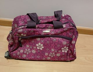 Bolsa de viaje con ruedas y estampado floral