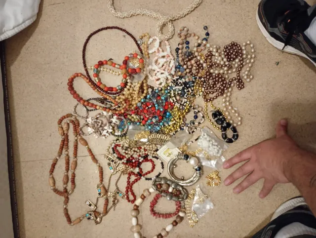 Lote de Collares Variados 35€