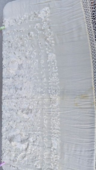 Manton de Manila Beige Bordado