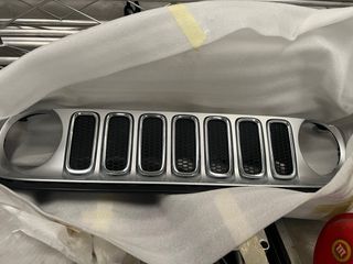 Parrilla Jeep Renegade 2016 Cromada