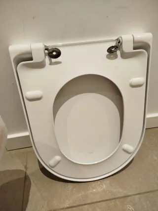 Tapa de WC The Gap Round Std Antibacteriana.