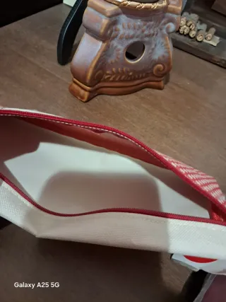 Bustina multiuso rossa e bianca con coccinella