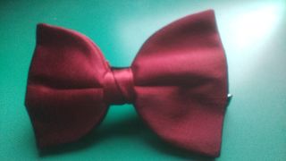 Pajarita novio raso rojo brillante vintage nueva