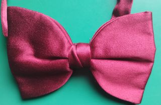 Pajarita novio raso rojo brillante vintage nueva