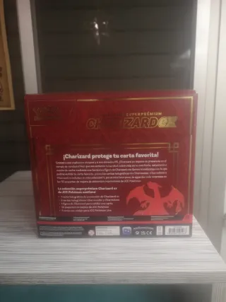 Caja Pokémon Charizard ex Super Premium