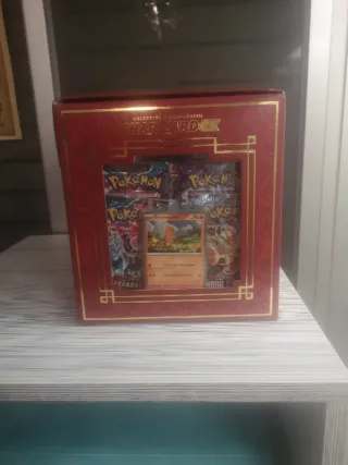 Caja Pokémon Charizard ex Super Premium
