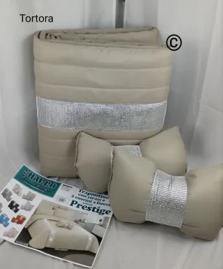 Trapuntino Art. Prestige Grigio Chiaro + 2 Cuscini