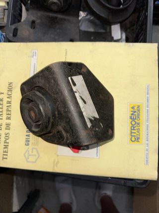 Soporte motor Seat 127 lado derecho