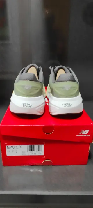 New Balance Fresh Foam More V6 Verde/Blanco