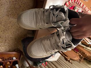 Sneakers Off-White grigie e bianche