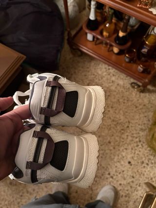 Sneakers Off-White grigie e bianche