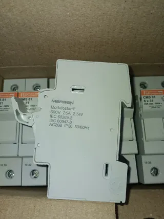 21 + 1 Portafusibles Ferraz Shawmut CMS 81