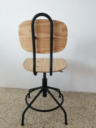 Silla giratoria IKEA madera y metal